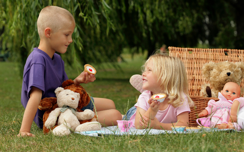 How to Picnic Stress Free With Kids
