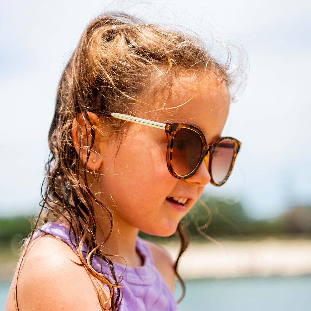 VICTORIA SHADES - 2 COLOURS kids sunglasses lifestyle image