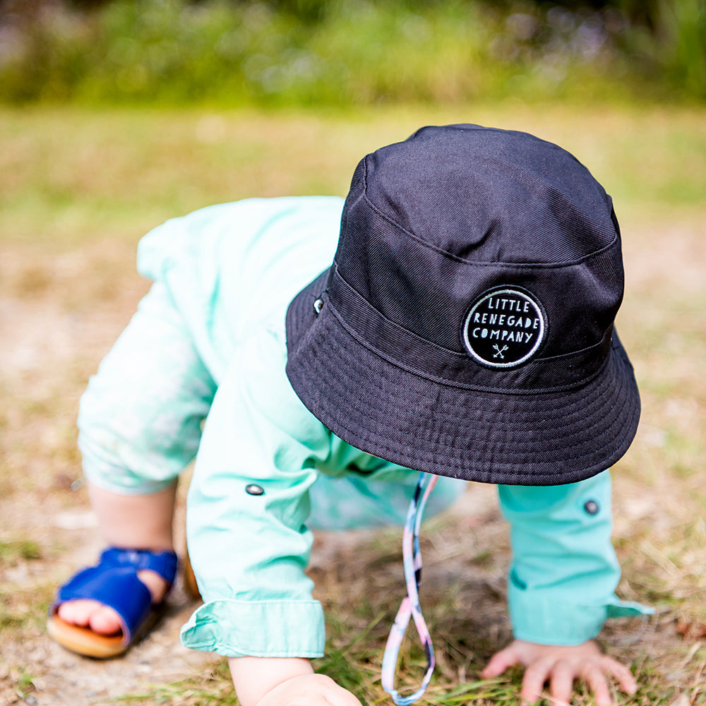 BERMUDA REVERSIBLE BUCKET HAT - 4 Sizes