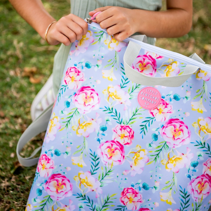 CAMELLIA TOTEPACK