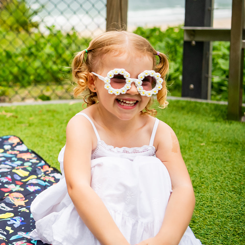 DAISY SHADES - 2 COLOURS kids sunglasses lifestyle image